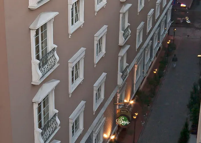 Отель Sapphire 4*